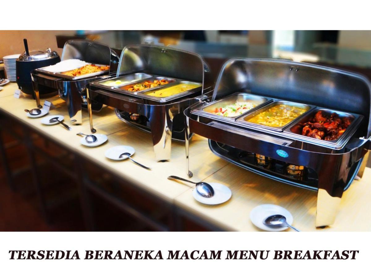 Merpati Hotel Pontianak Eksteriør billede