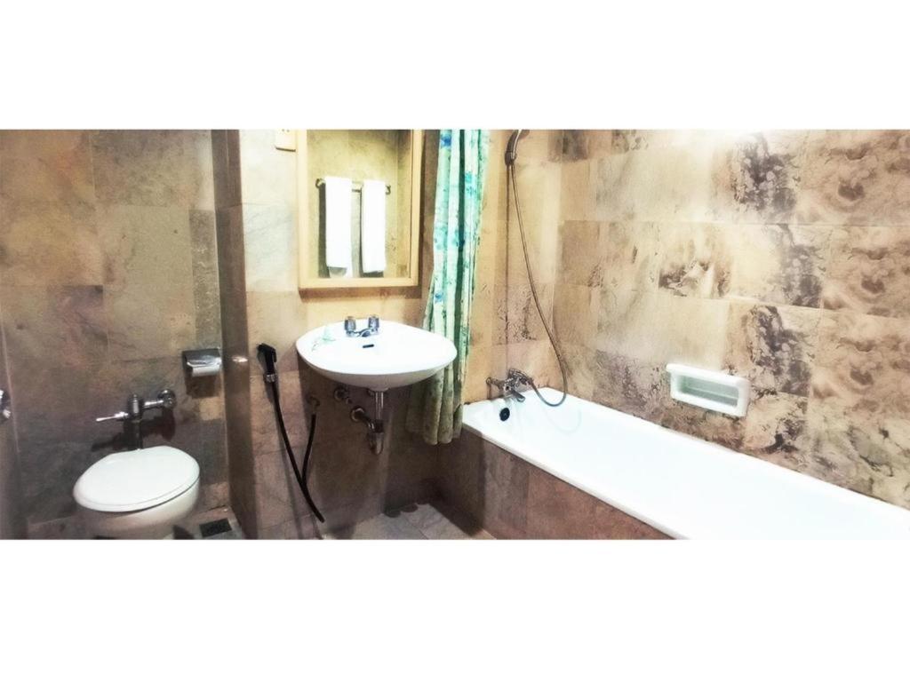 Merpati Hotel Pontianak Eksteriør billede