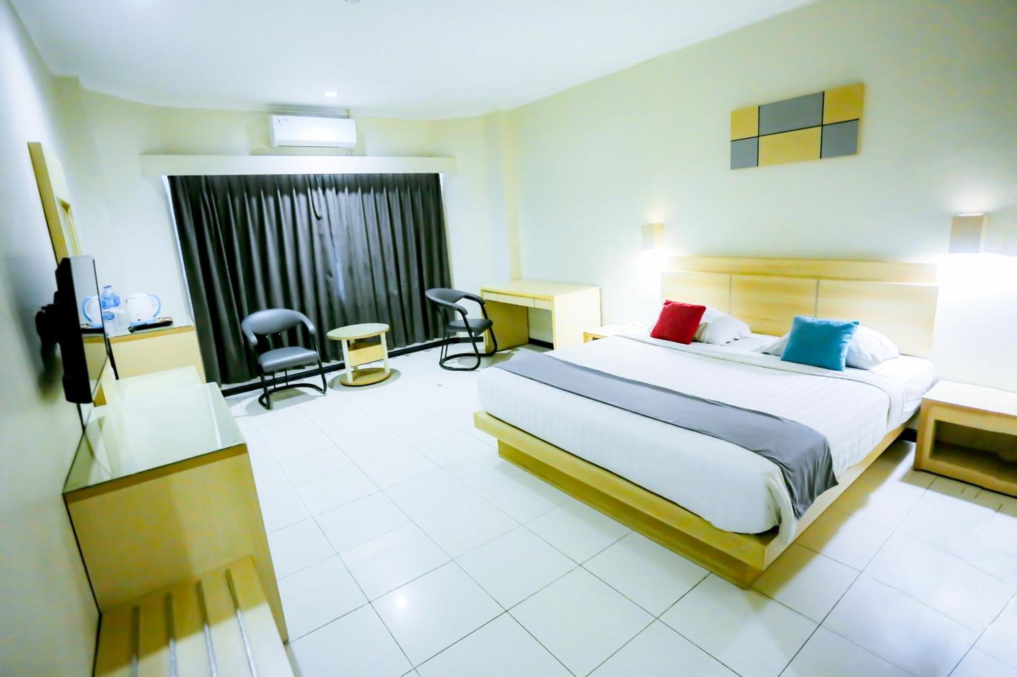 Merpati Hotel Pontianak Eksteriør billede