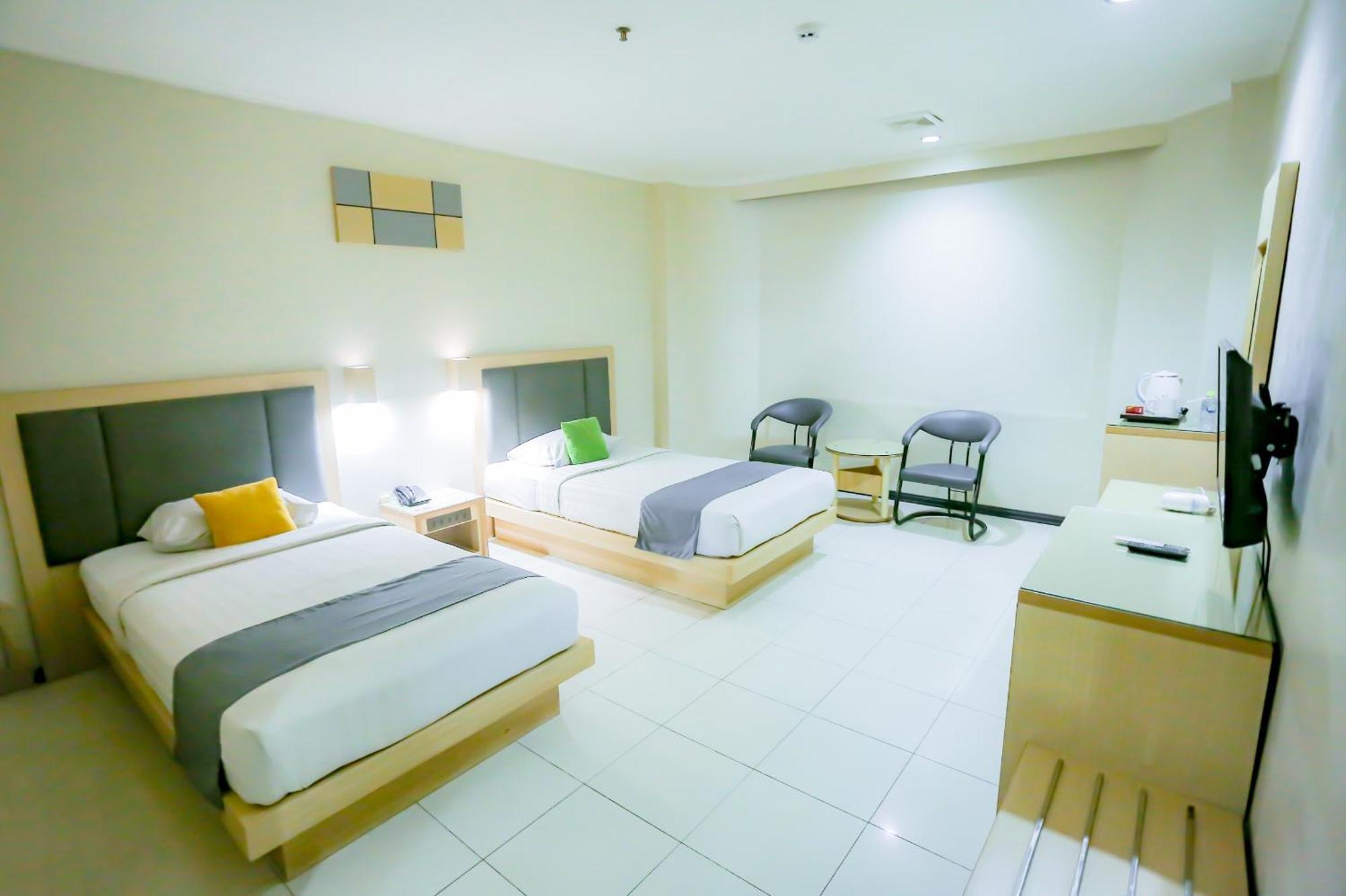 Merpati Hotel Pontianak Eksteriør billede