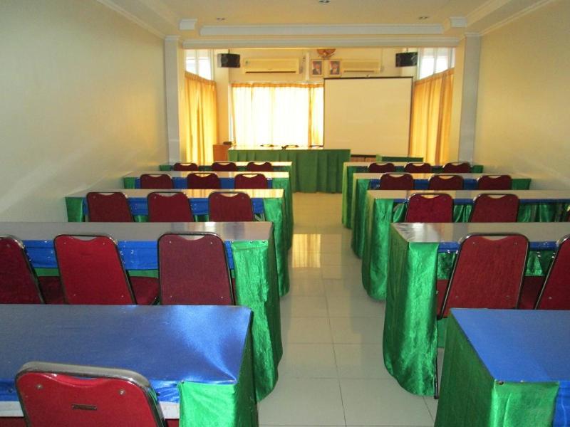 Merpati Hotel Pontianak Eksteriør billede