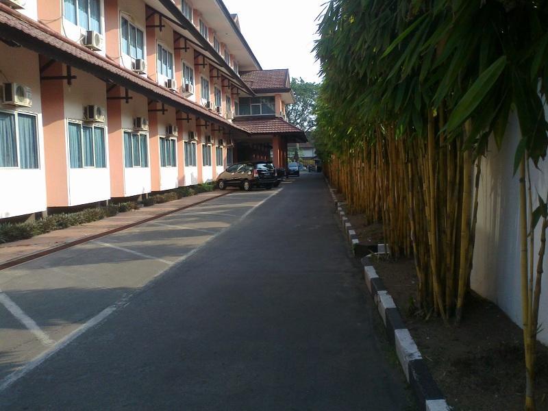 Merpati Hotel Pontianak Eksteriør billede
